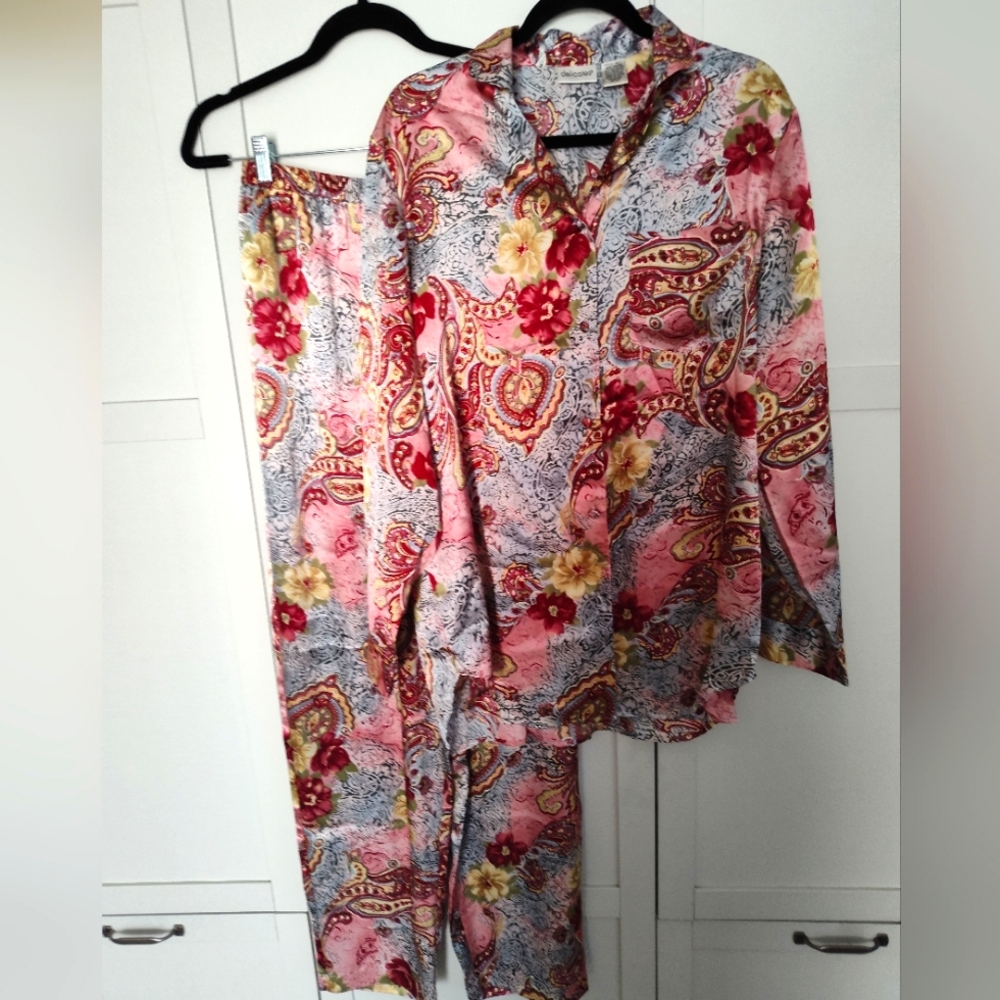 Delicates Tall Medium Pajamas Luxurious Silky Elegant Feel Modest Comfy EUC
